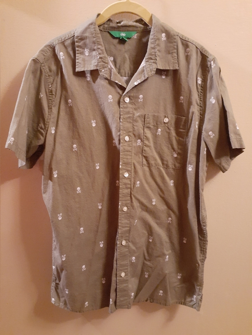 dip Olive Short-Sleeve Button-Up Shirt with White Skull Print